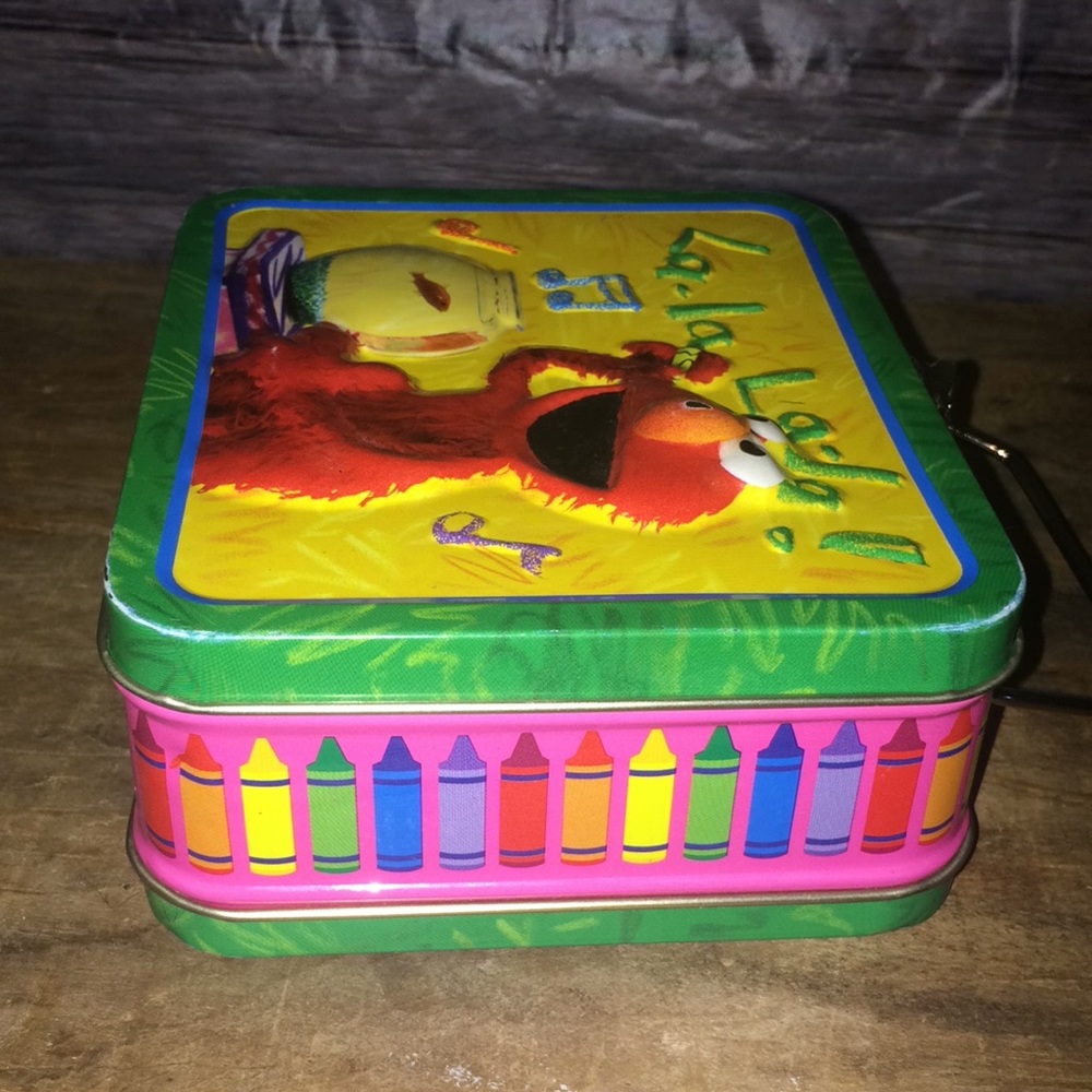 Elmo’s World 2003 Small Tin Case - Picture 6 of 7